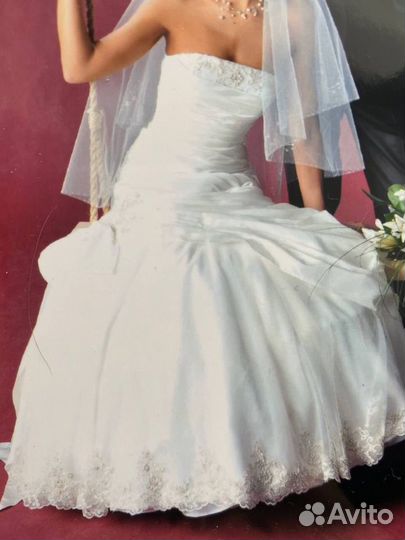 Свадебное платье р.42