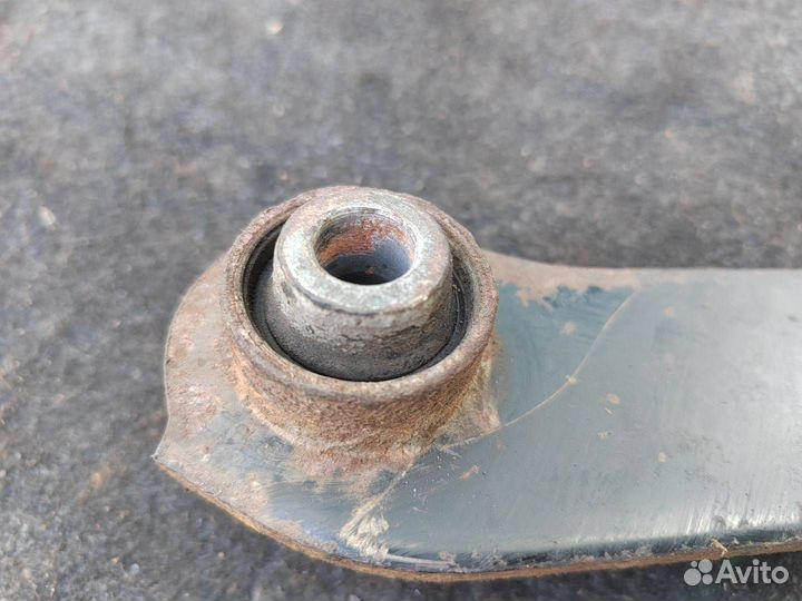 Рычаг задний Mitsubishi ASX GA1W 2012 MN184100