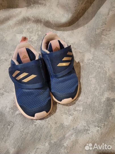 Кроссовки adidas 24