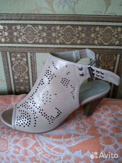 Босоножки женские 38 размер