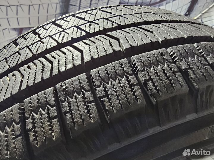 Bridgestone Blizzak VRX2 225/55 R16