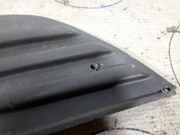 Решетка переднего бампера левая Ford Focus 2