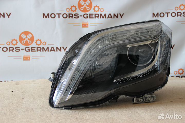 Фара Mercedes Мерседес левая W204