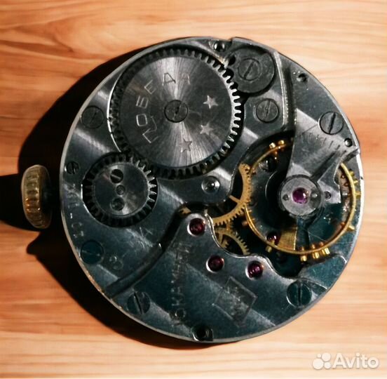 Наручные золотые часы 