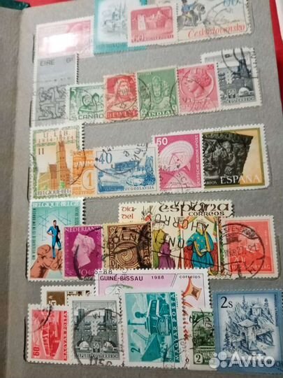 Кляссер со 100 марками + каталог филателиста.Набор