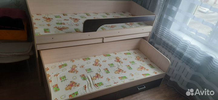 Двухъярусная кровать