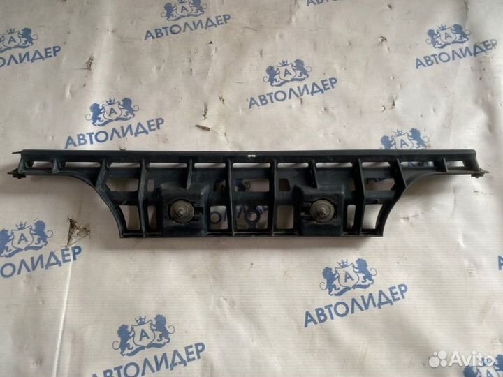 Кронштейн бампера задний Mercedes-Benz E-Class