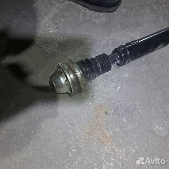 Карданный вал Mercedes GLA