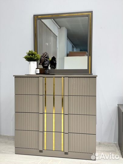 Спальный гарнитур новый