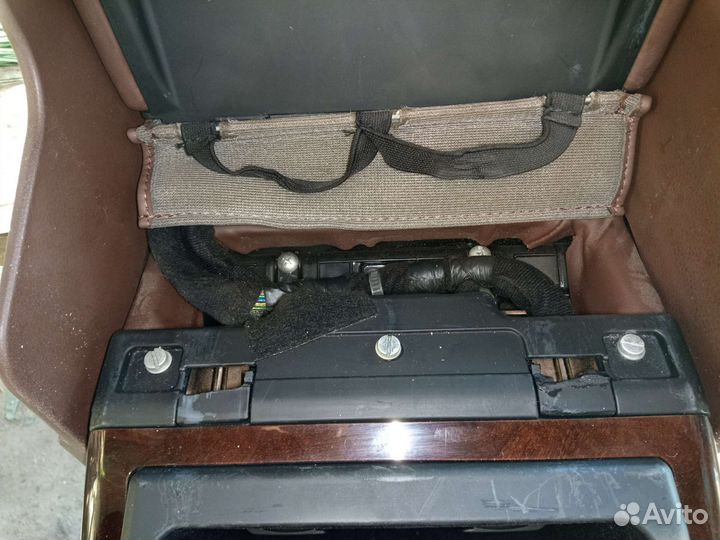 Подлокотник задний на экус