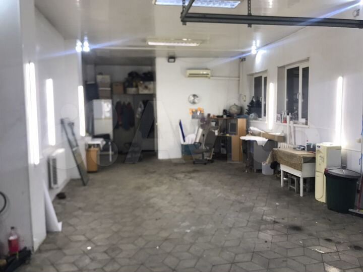 Гараж, > 30 м²