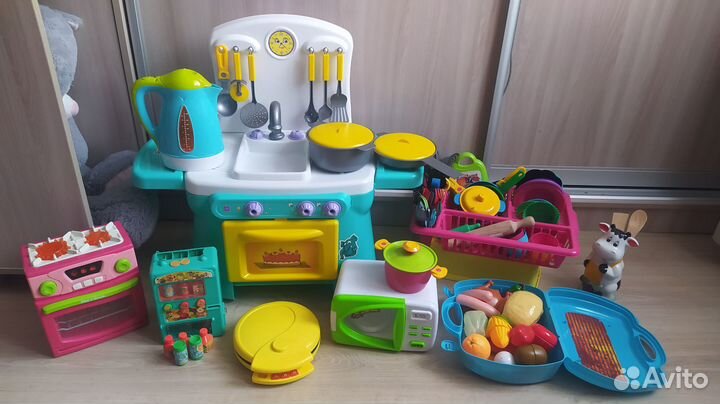 Продаётся Детская кухня - полный набор