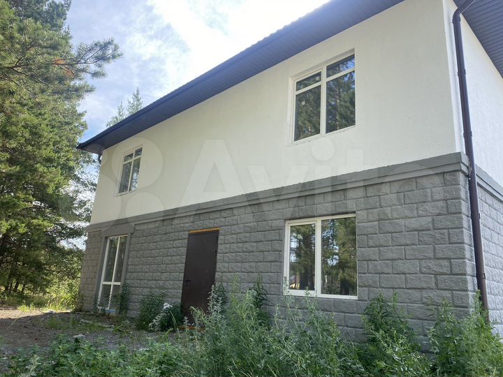 Коттедж 234 м² на участке 10 сот.