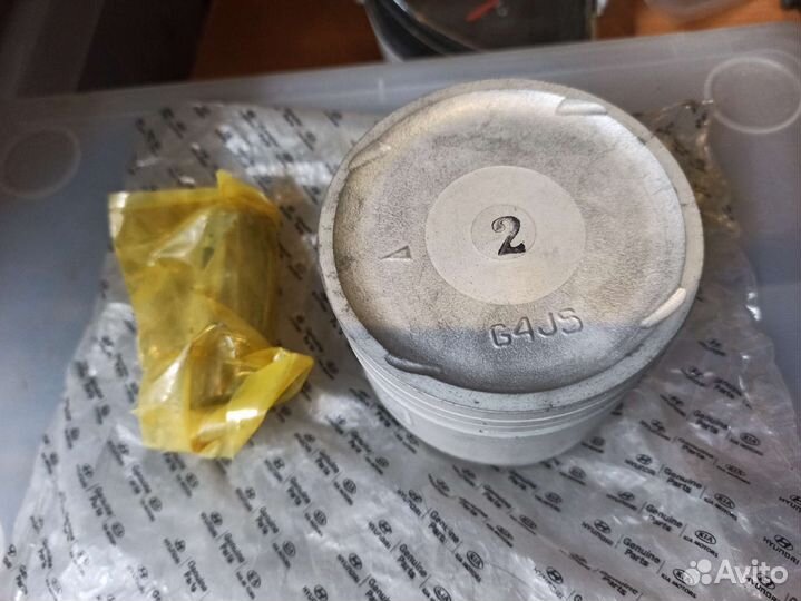 Поршень с пальцем g4js 2.4