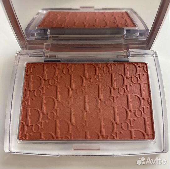 Румяна Dior Backstage