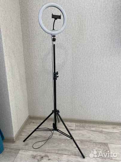 Кольцевая лампа 26 см