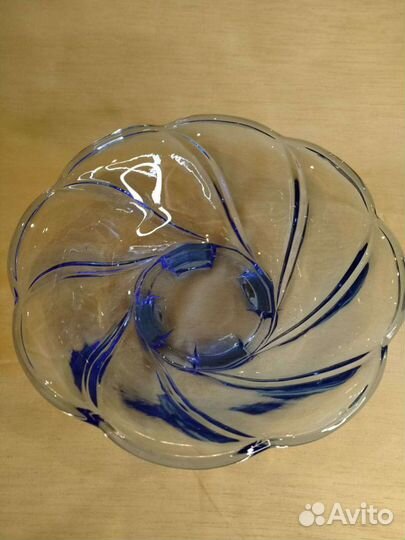 Крупная ваза для фруктов/ салатник