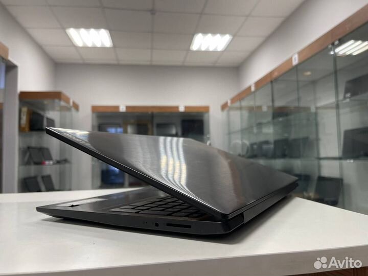 Ноутбук Lenovo (4 ядра/ 4gb/ SSD 256gb)