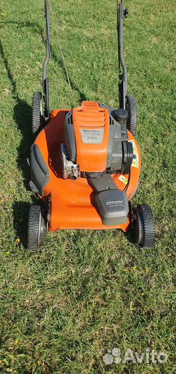 Продаю газонокосилку Хускварна LB155S б/у