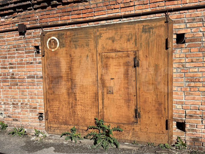 Гараж, > 30 м²