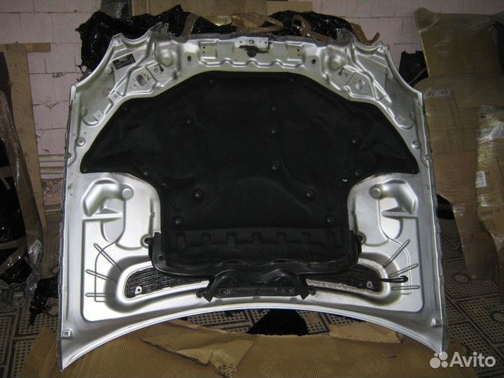 Капот Mercedes-Benz W211