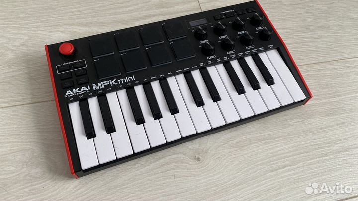 Миди клавиатура akai mpk mini mk3