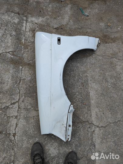 Крыло переднее левое priora