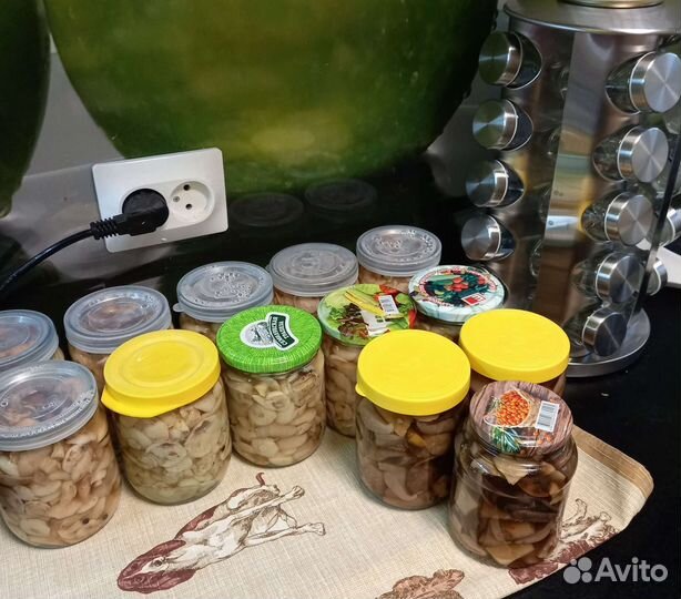 Грибы маринованные, сушеные