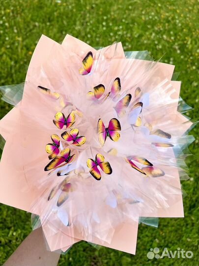 Светящийся букет из бабочек