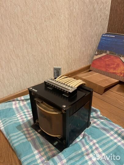 Американский понижающий трансформатор