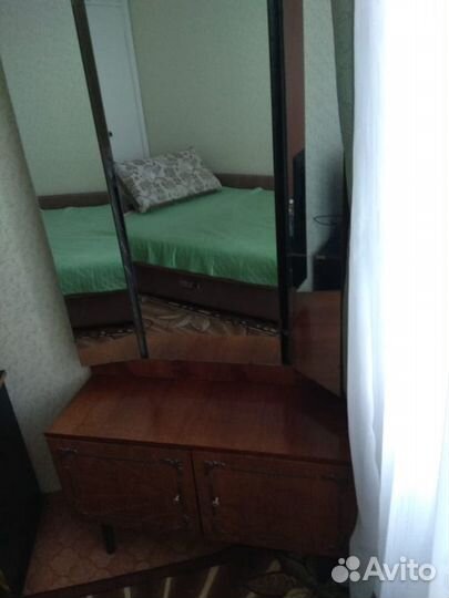 Тумба с зеркалом