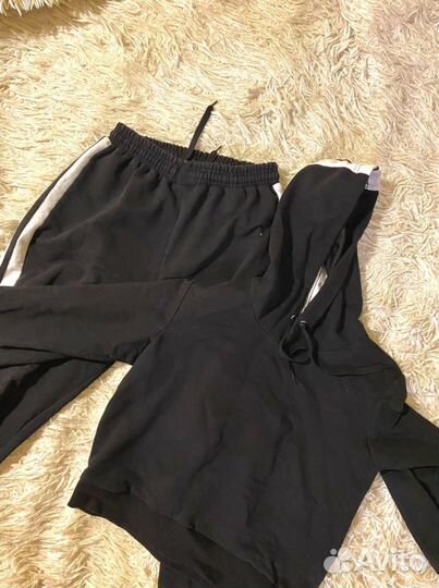 Костюм спортивный