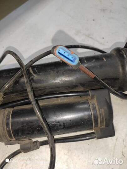 Пневмостойки задние Mercedes W221 4Маtic S-Сlаss