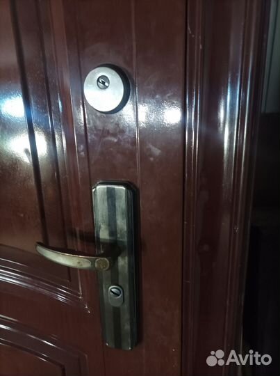Дверь входная металлическая левая бу