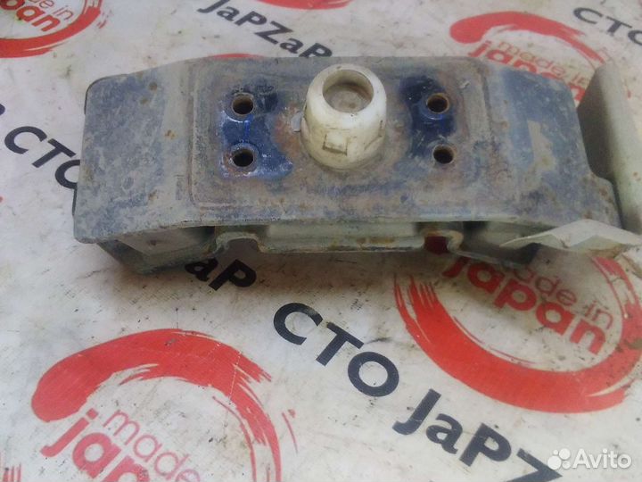 Подушка АКПП Toyota Tundra 2008 123710S020 3ur-fe