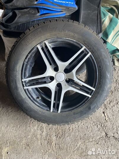 Pirelli Ice Zero 215/55 R16