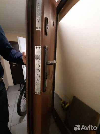 Дверь входная металлическая