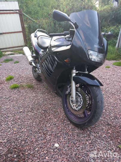 Suzuki rf900r