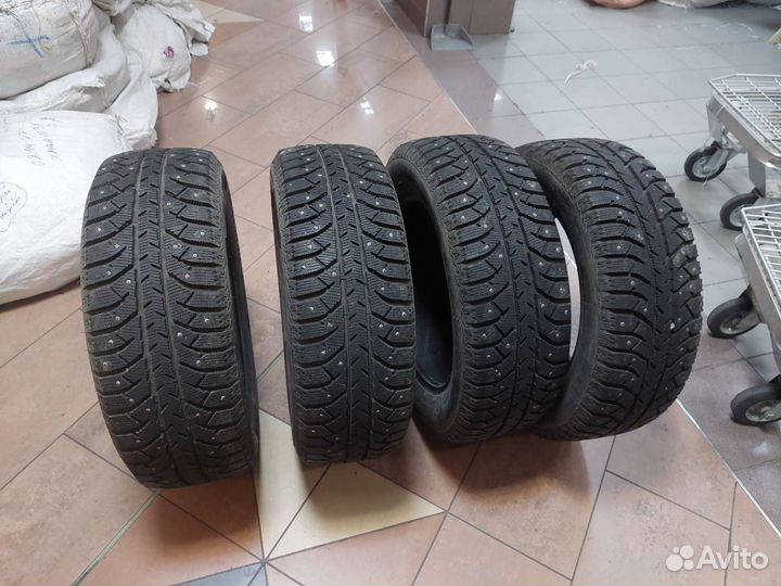 Bridgestone Ice Cruiser 7000S 225/60 R17 99T