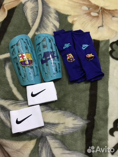 Футбольные щитки фк Барселона