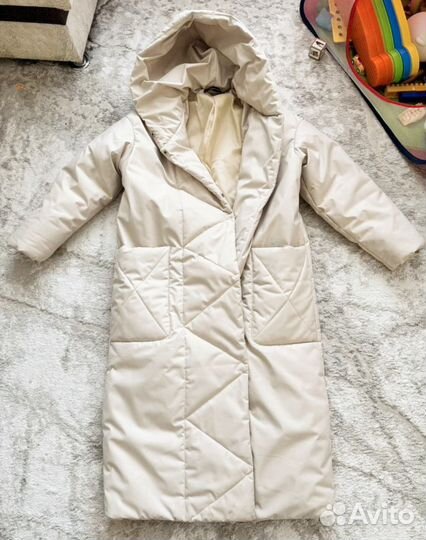 Пуховик зимний длинный с капюшоном 44