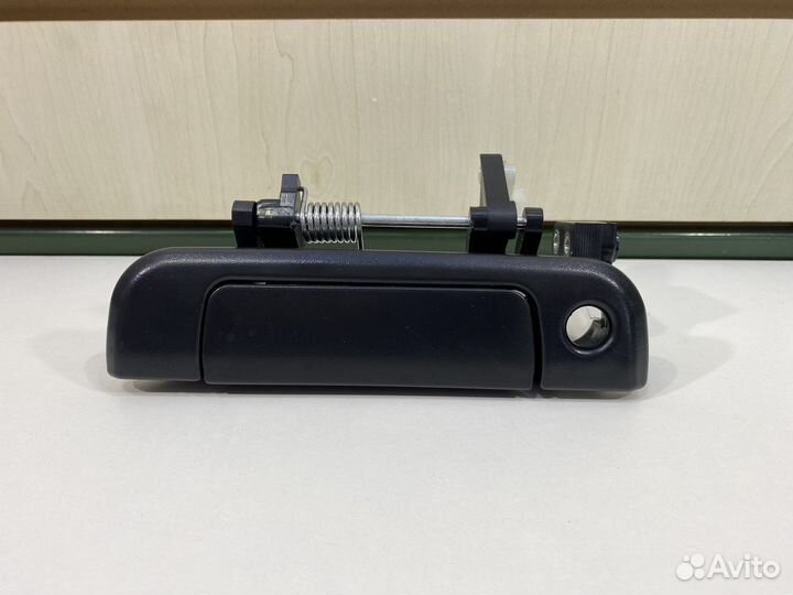 Ручка двери Toyota Hiace передняя левая