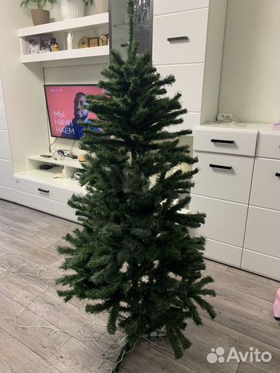 Продам елку в хорошем состоянии