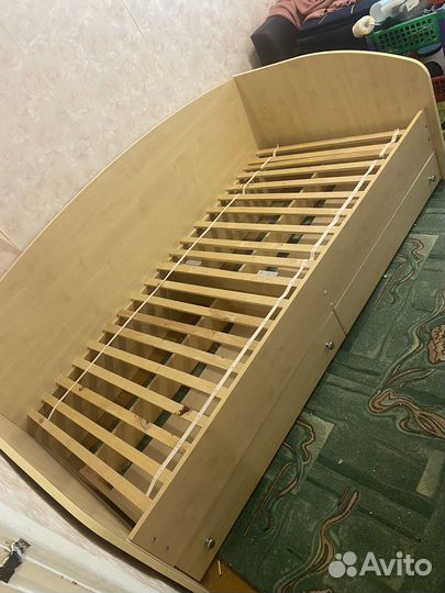 Кровать односпальная