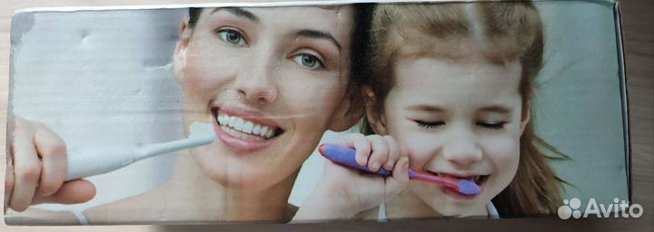 Стерилизатор для зубных щеток с дозатором пасты