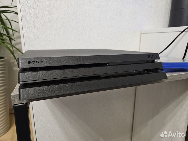 Sony Playstation 4 pro 1tb