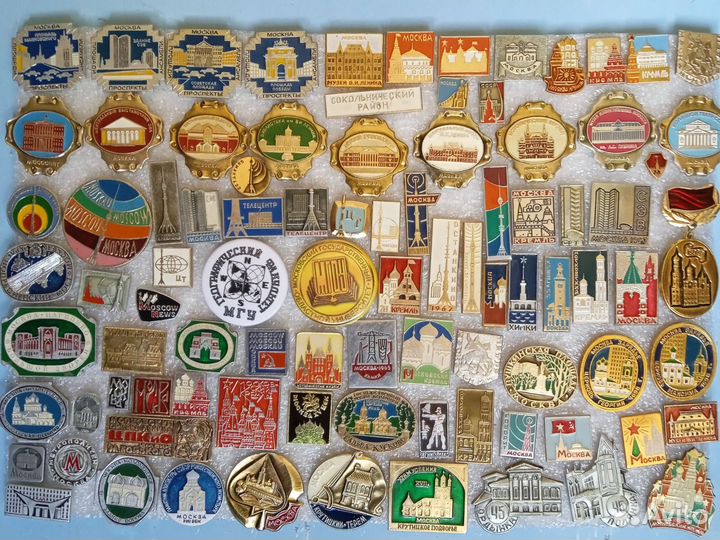 Значки о Москве