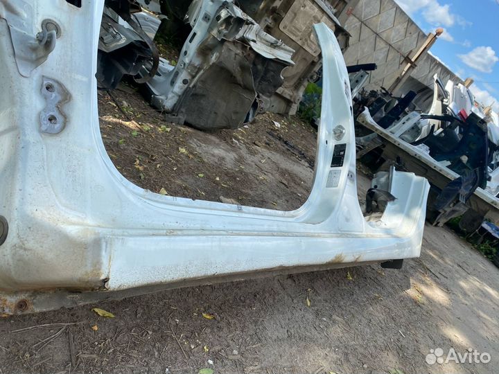 Порог левый Hyundai Solaris 1