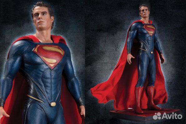 Человек из Стали, статуя