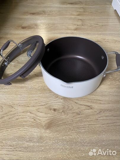 Кастрюля Rondell с антипригарным покрытием